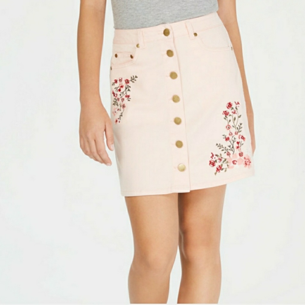 One Hart Juniors' Embroidered  mini skirt PEACH